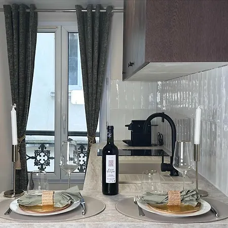 Cosy Hideaway Near Montparnasse Parigi